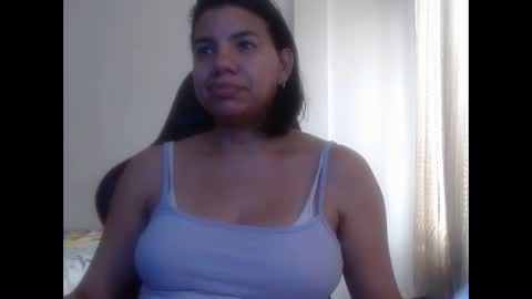 Snapshot of ariannaloovel chatting on January 2, 3:51 pm ariannaloovel online show from January 2, 3:51 pm