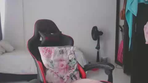 ariannaloovel online show from March 25, 6:25 pm