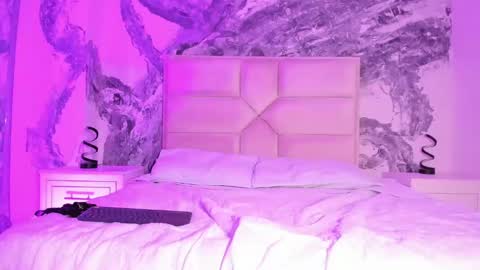 Snapshot of ariannaroux_ chatting on January 16, 4:50 pm AriannaROux online show from January 16, 4:50 pm