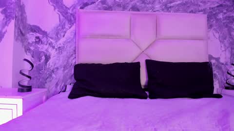 Snapshot of ariannaroux_ chatting on March 4, 5:00 am AriannaROux online show from March 4, 5:00 am