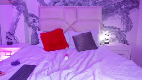 Snapshot of ariannaroux_ chatting on February 1, 7:36 am AriannaROux online show from February 1, 7:36 am