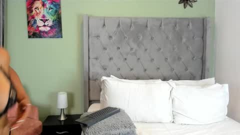 Arianna Thompson online show from September 16, 11:41 pm