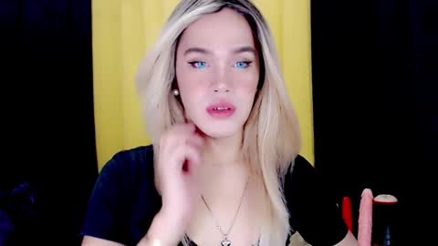 Snapshot of arianne_xoxo777 chatting on September 17, 7:01 am ARIANNE CUMS online show from September 17, 7:01 am