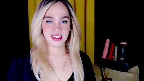 Snapshot of arianne_xoxo777 chatting on September 10, 9:05 pm ARIANNE CUMS online show from September 10, 9:05 pm