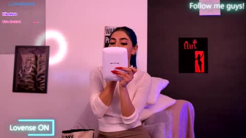 Aria  online show from September 19, 8:45 pm