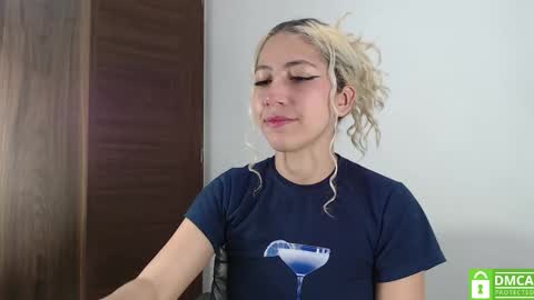 Ari Bunnie  online show from March 7, 6:35 am