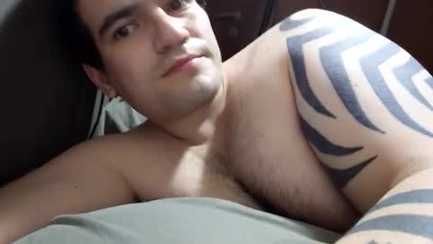ariel_1990 online show from May 6, 7:14 am