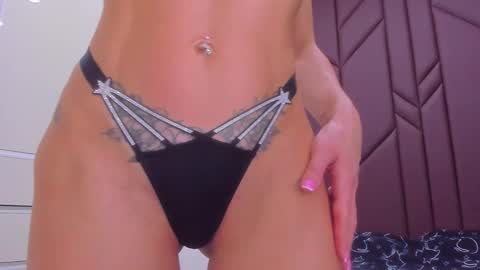 AriellaBlonde online show from December 3, 9:59 pm