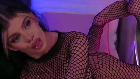 Ariell online show from October 17, 5:28 pm