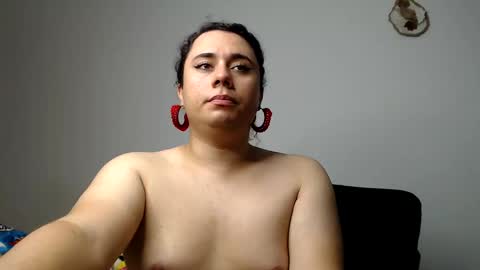 Snapshot of arielstarfish chatting on December 4, 3:42 am Ariel Starfish online show from December 4, 3:42 am