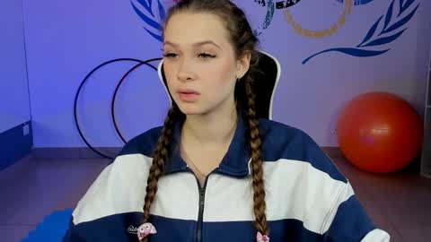 Snapshot of arielsykes chatting on September 15, 10:50 am arielsykes online show from September 15, 10:50 am