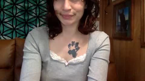 Snapshot of arielwyld chatting on March 1, 8:21 pm ariel colin when hes here online show from March 1, 8:21 pm