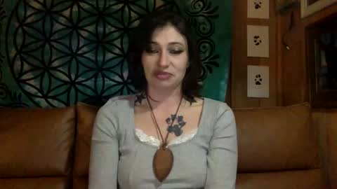 Snapshot of arielwyld chatting on February 5, 11:06 pm ariel colin when hes here online show from February 5, 11:06 pm