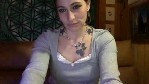 Snapshot of arielwyld chatting on February 2, 11:53 pm ariel colin when hes here online show from February 2, 11:53 pm