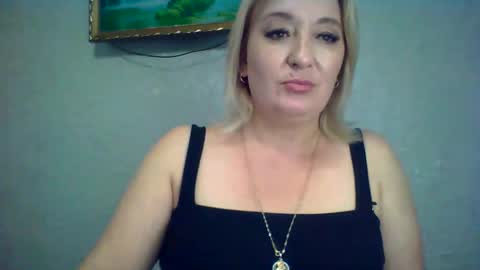 ArielXLoveresss online show from September 24, 7:15 am