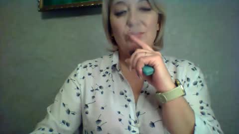 ArielXLoveresss online show from November 10, 10:45 pm