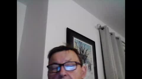 Snapshot of ariens chatting on January 3, 1:27 am ariens online show from January 3, 1:27 am