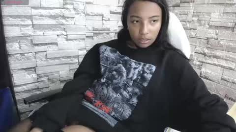 Snapshot of arietta_ chatting on February 18, 12:17 pm ARIETTA online show from February 18, 12:17 pm