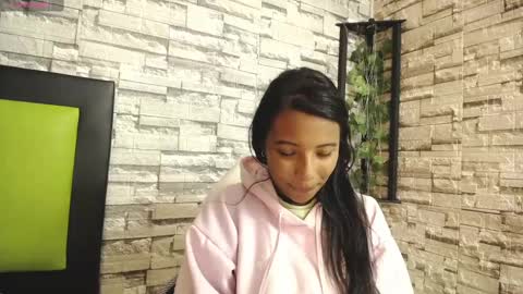 Snapshot of arietta_ chatting on March 1, 3:38 pm ARIETTA online show from March 1, 3:38 pm