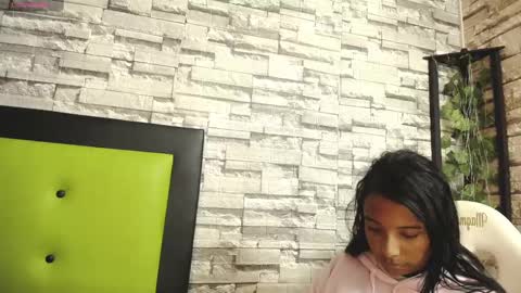 Snapshot of arietta_ chatting on March 1, 6:43 pm ARIETTA online show from March 1, 6:43 pm