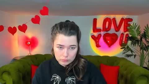 Ari online show from February 24, 9:10 am