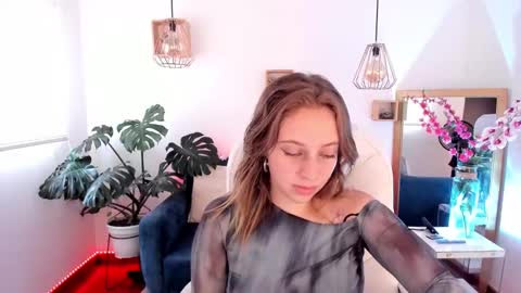 Snapshot of arii_1010_ chatting on January 10, 7:32 pm Ari online show from January 10, 7:32 pm