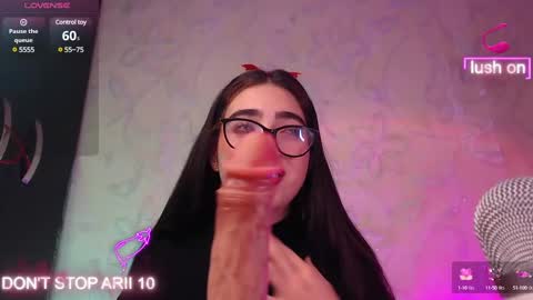 Snapshot of arii_vega chatting on January 15, 1:56 am ARII VEGA online show from January 15, 1:56 am