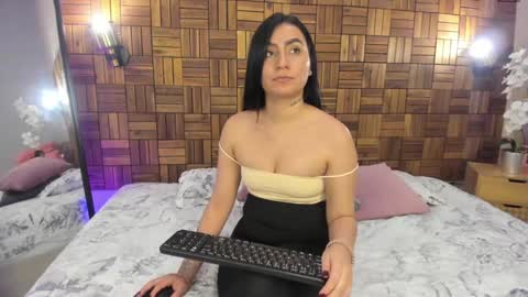 Snapshot of ariiaa_1 chatting on January 17, 11:51 pm ARIANNA online show from January 17, 11:51 pm