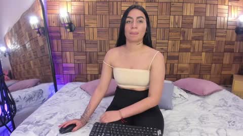 Snapshot of ariiaa_1 chatting on January 25, 8:21 pm ARIANNA online show from January 25, 8:21 pm