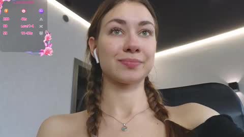 Snapshot of ariiadnaaa chatting on March 4, 8:13 am Ariadna online show from March 4, 8:13 am