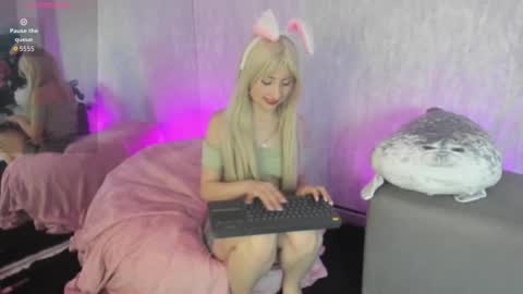 Ariel online show from November 20, 12:15 pm