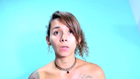 Snapshot of arisha_fox chatting on February 17, 12:32 am Erik online show from February 17, 12:32 am