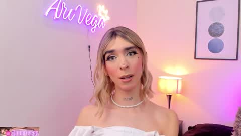 Snapshot of arivega chatting on February 21, 12:27 am Nice to meet you thumb up me please its important I LOOK MY BIO DOWN online show from February 21, 12:27 am