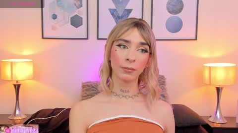 Snapshot of arivega chatting on February 23, 10:42 pm Nice to meet you thumb up me please its important I LOOK MY BIO DOWN online show from February 23, 10:42 pm