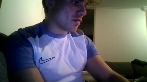 armandoueeal online show from February 12, 5:33 am