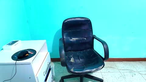 arnelux72 online show from November 3, 6:58 am