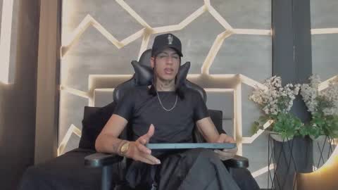 Arohom Lester online show from November 14, 11:12 am