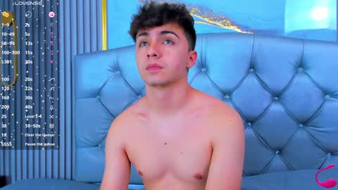 Snapshot of aron__cooper chatting on January 10, 12:47 pm aron__cooper online show from January 10, 12:47 pm