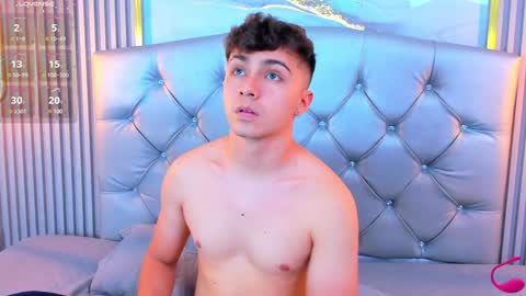 Snapshot of aron__cooper chatting on January 18, 10:17 pm aron__cooper online show from January 18, 10:17 pm