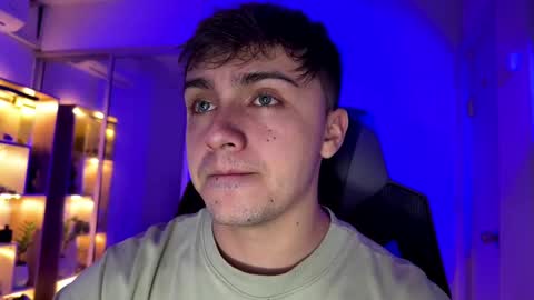 Snapshot of aron__cooper chatting on September 18, 2:37 am aron__cooper online show from September 18, 2:37 am