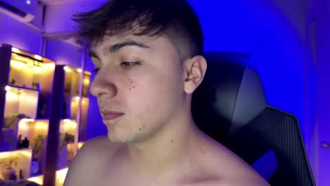 Snapshot of aron__cooper chatting on September 12, 2:13 am aron__cooper online show from September 12, 2:13 am