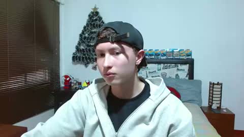 Aaron online show from December 9, 8:23 pm