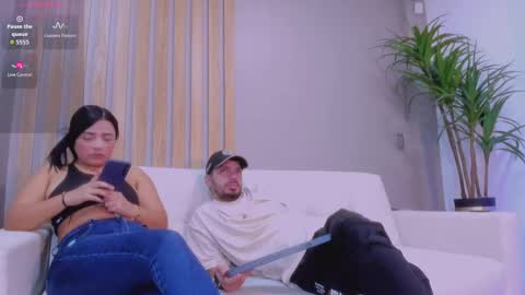 Aron and Luna online show from October 9, 2:55 pm