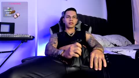 Snapshot of arondark chatting on March 9, 1:48 pm DarkMaster online show from March 9, 1:48 pm