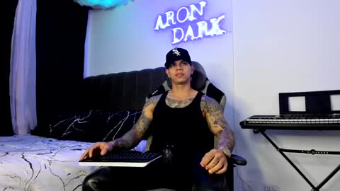 Snapshot of arondark chatting on December 20, 7:50 pm DarkMaster online show from December 20, 7:50 pm