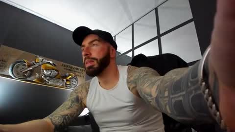 AronGrant online show from February 12, 9:10 am