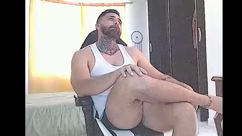 Snapshot of aronmiller404 chatting on March 10, 6:23 pm aronmiller online show from March 10, 6:23 pm