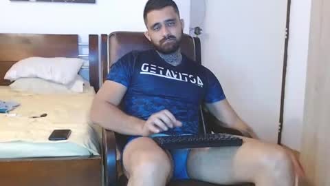 Snapshot of aronmiller404 chatting on December 11, 10:38 pm aronmiller online show from December 11, 10:38 pm