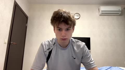 aronrodrigo online show from February 19, 10:53 pm