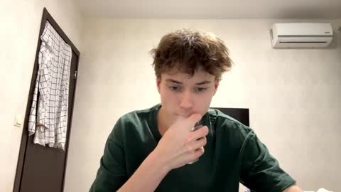 aronrodrigo online show from February 16, 5:37 pm